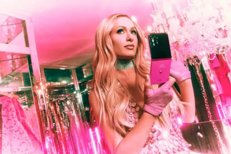 Motorola Paris Hilton